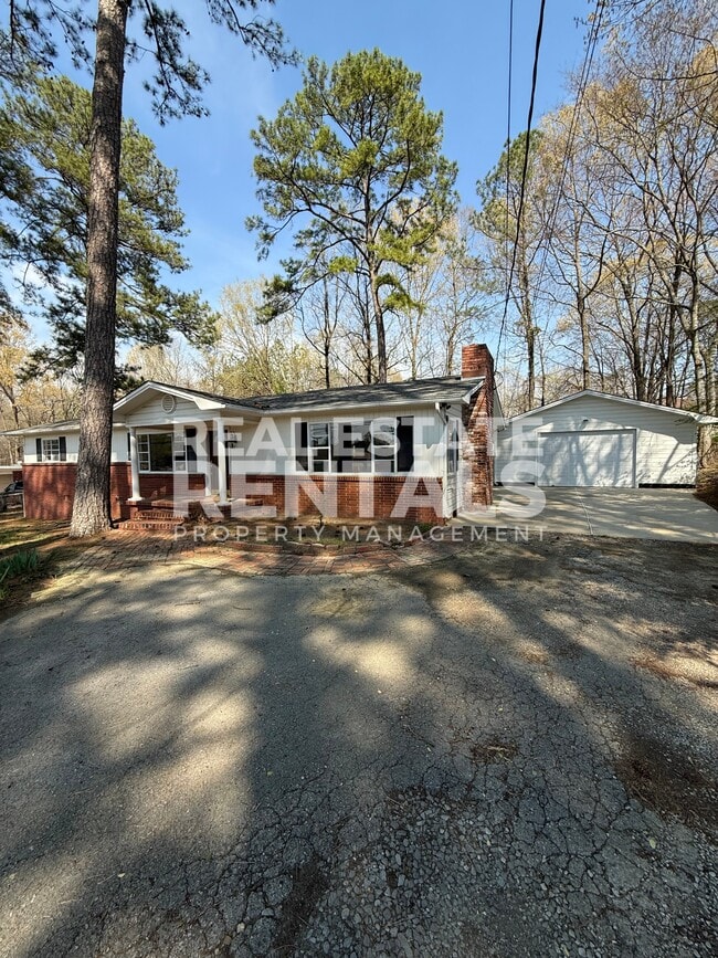 688 Sutton Bridge Rd