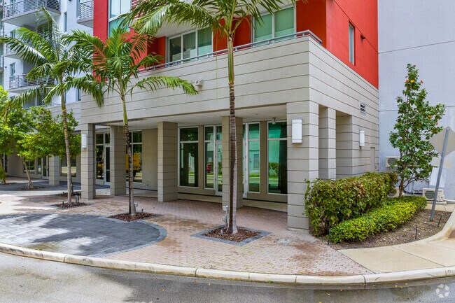 Building Photo - Midtown Doral