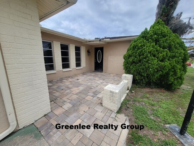 Building Photo - Beautifully Updated 3 Bedroom/2.5 Bathroom...