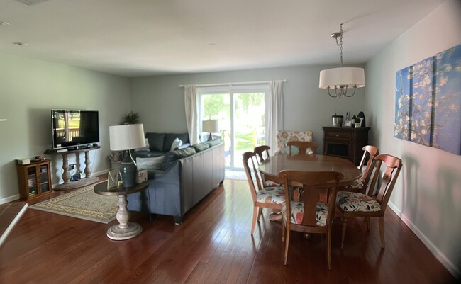 Foto del edificio - 207 Georgetown Dr
