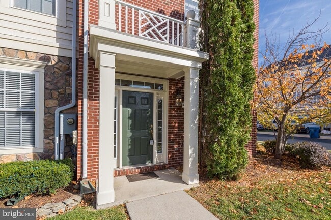 Building Photo - 42419 Bowditch Square