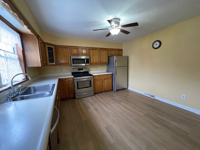 Foto del edificio - 108 Whitney Dr