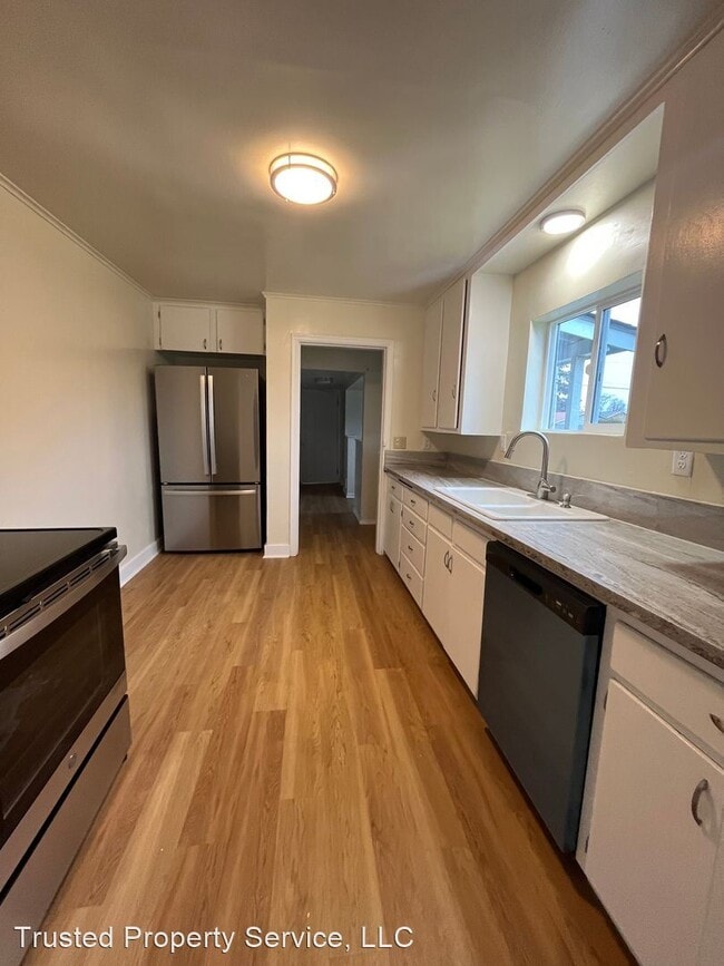 Building Photo - 3 br, 1 bath House - 860 Centennial Blvd