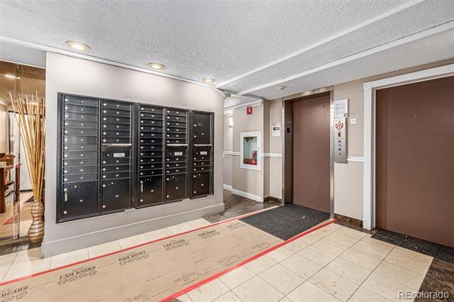 Foto del edificio - 1125 N Washington St