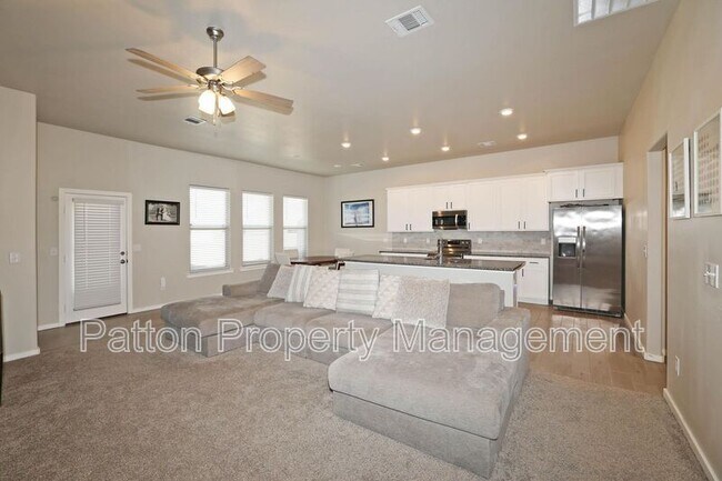 Foto del edificio - 7811 Bellamy Dr