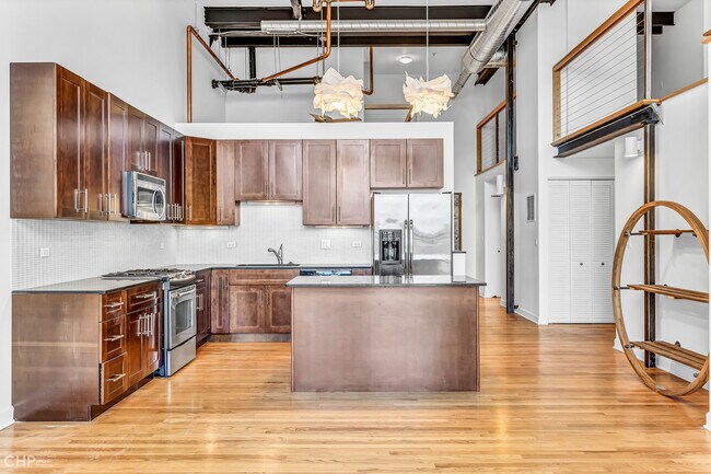 Building Photo - 2545 S Dearborn St