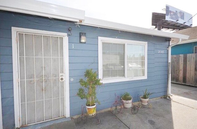 Building Photo - 2148 Ralmar Ave