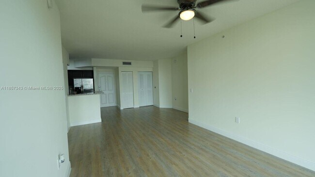 Building Photo - 987 SW 37th Ave