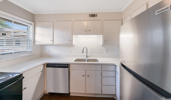 Foto del edificio - Courtyard on Main