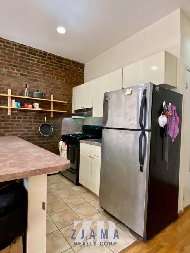 Foto del edificio - 2 bedroom in Brooklyn NY 11215