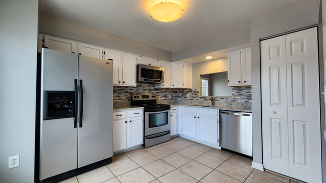 Building Photo - 4600 Langston Dr