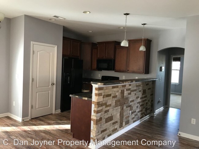 Foto del edificio - 4 br, 2.5 bath House - 69 Thunderbird Dr