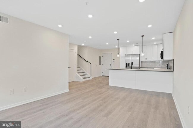 Building Photo - 1721 N 21st St