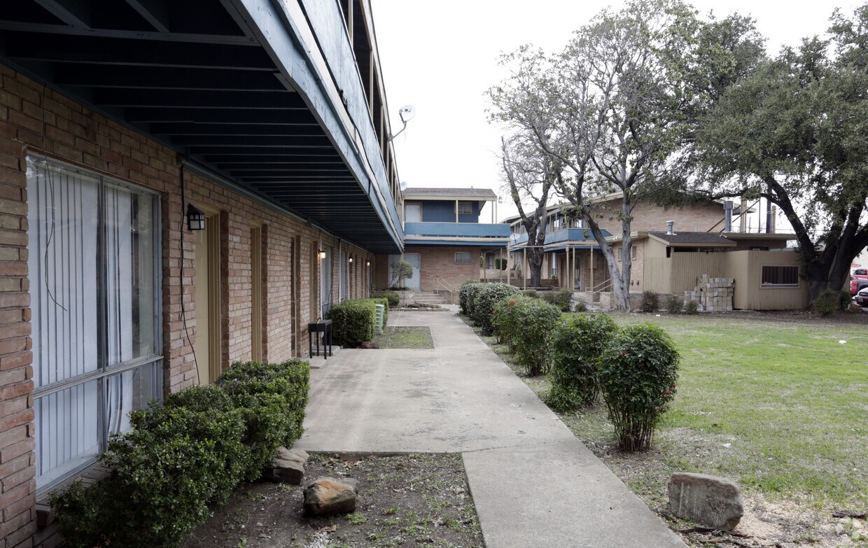 Foto del edificio - Bahia Apartments