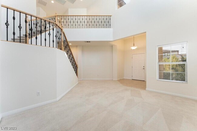 Building Photo - 170 Rolling Fields Ct