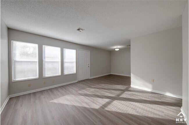 Foto del edificio - 1324 N Minneapolis St