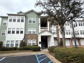 Building Photo - 2801 Chancellorsville Dr