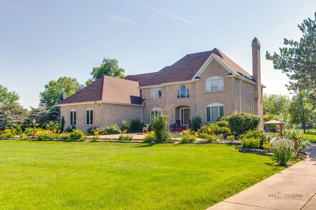 Building Photo - 14 Pentwater Dr