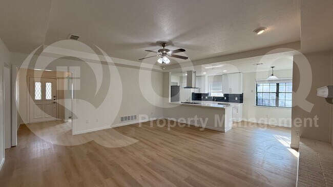 Building Photo - 1512 Wood Creek Dr