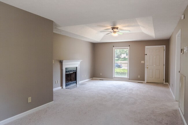 Building Photo - Ranch Home on Creek Lot!