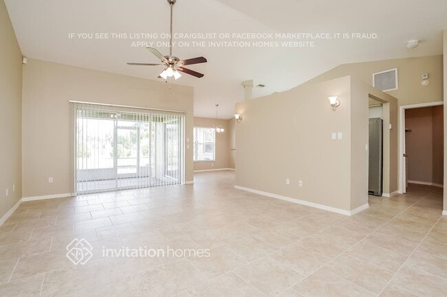 Foto del edificio - 23156 Hillsdale Ave