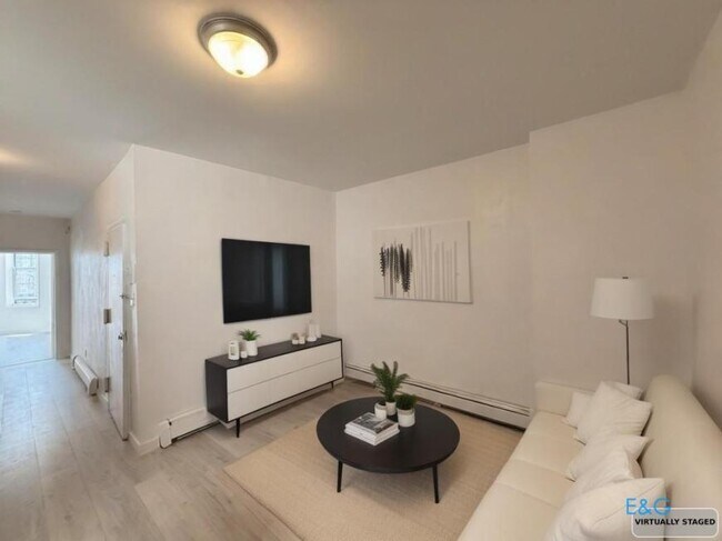 Building Photo - 3 bedroom in BROOKLYN NY 11233
