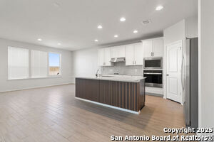 Foto del edificio - 4015 Wild Bloom Rd