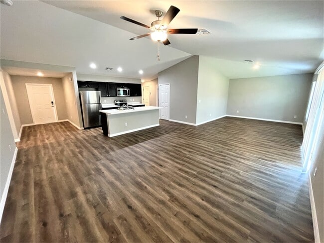 Building Photo - 1033 SW 1st St