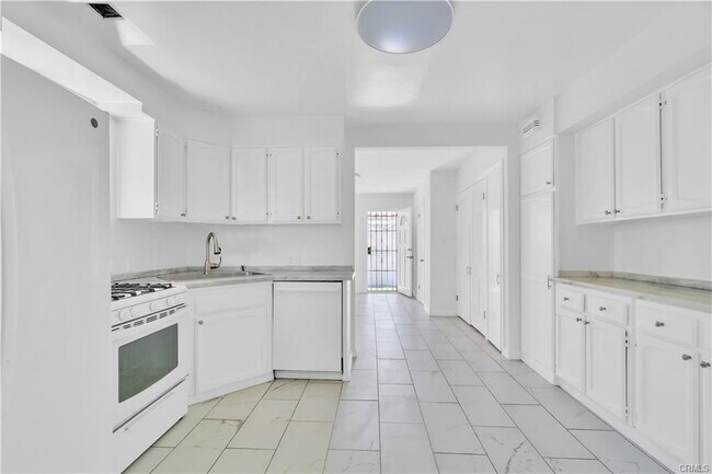 Foto del edificio - 2935 Westwood Blvd