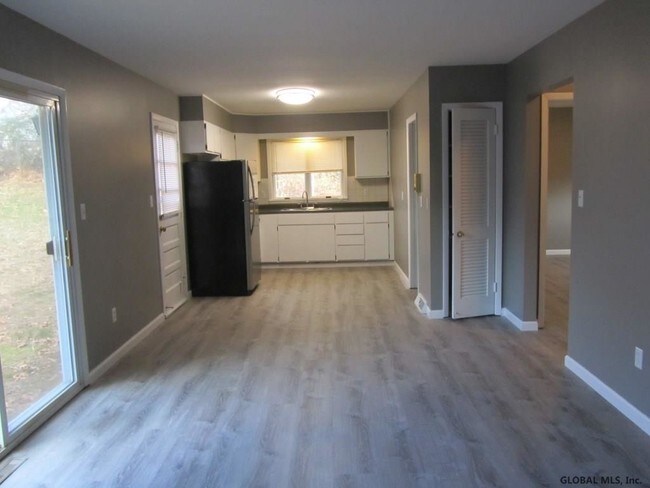 Building Photo - 7 Elgin St