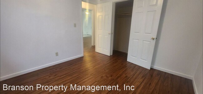 Building Photo - 2 br, 1 bath House - 2555 N Somerset