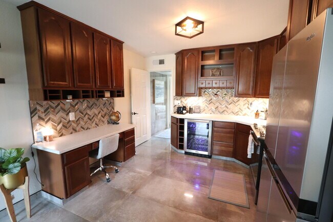 Building Photo - 9639 Spyglass Ave