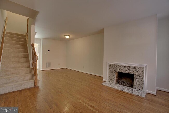 Foto del edificio - 519 Colecroft Ct