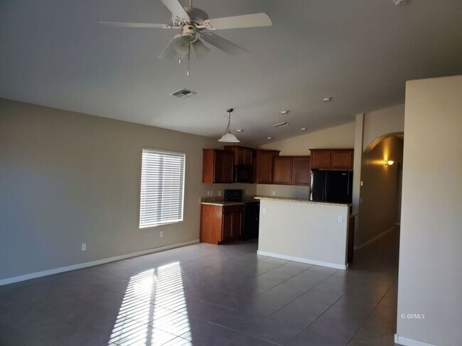 Building Photo - 1480 Stratford Dr