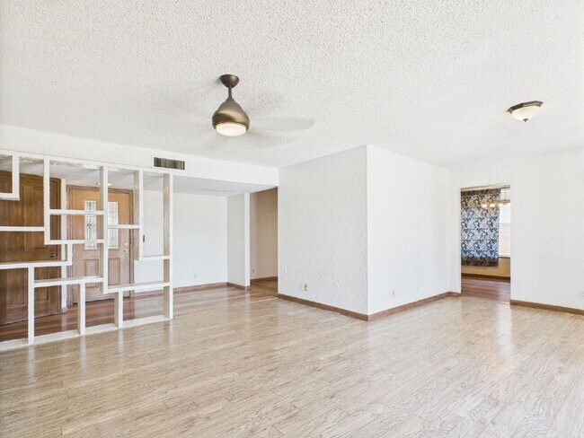 Building Photo - 4533 W Brown St