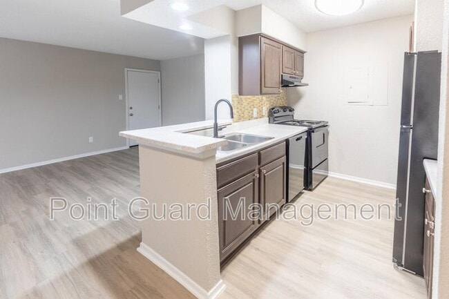 Building Photo - 2252 Ridgmar Plaza - 56