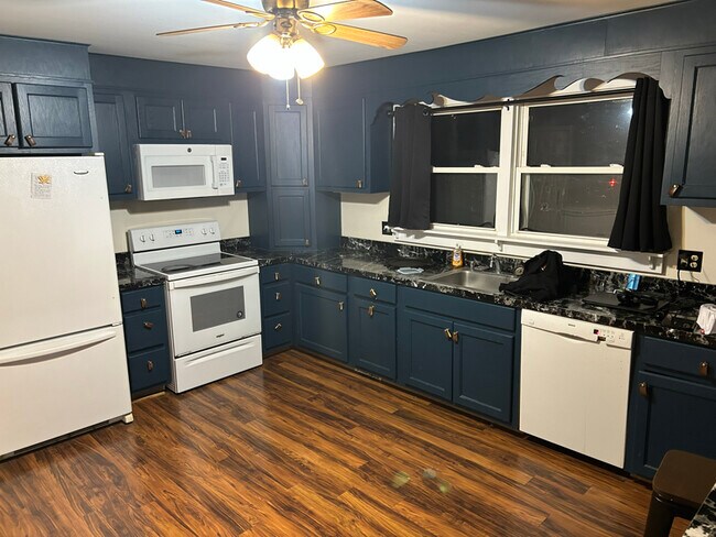 Foto del edificio - 645 Millbridge Rd