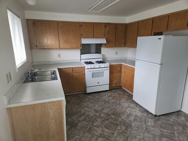 Building Photo - Lofoten Properties LLC