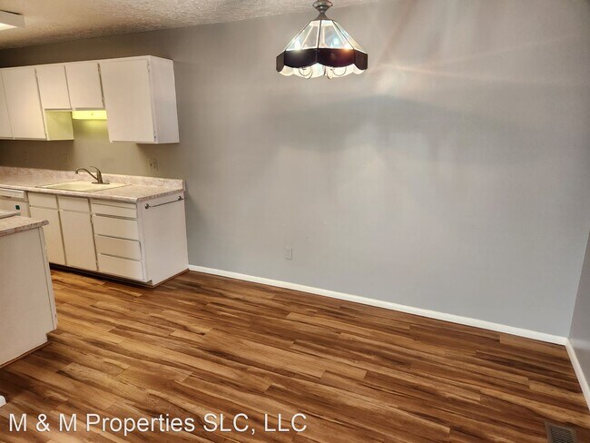 Building Photo - 3 br, 3 bath House - 4610 S Clearview Drive