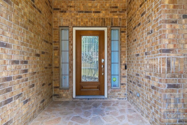 Building Photo - 420 Torrington Dr