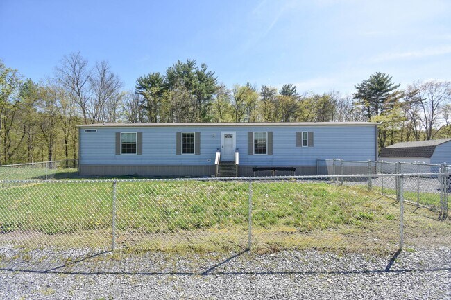 Foto del edificio - Two Bedroom Updated Mobile Home with Fenced Yard!