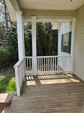 Building Photo - 68 Maple St