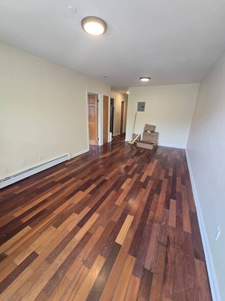 Photo - 35-31 10th St House