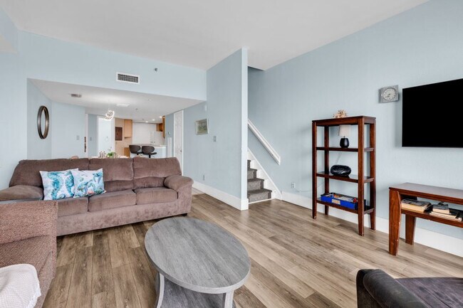 Building Photo - 5556 N Ocean Blvd