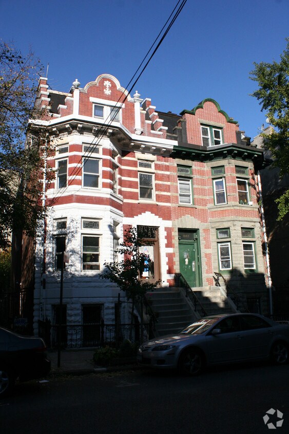 Foto del edificio - 1057 Clay Ave