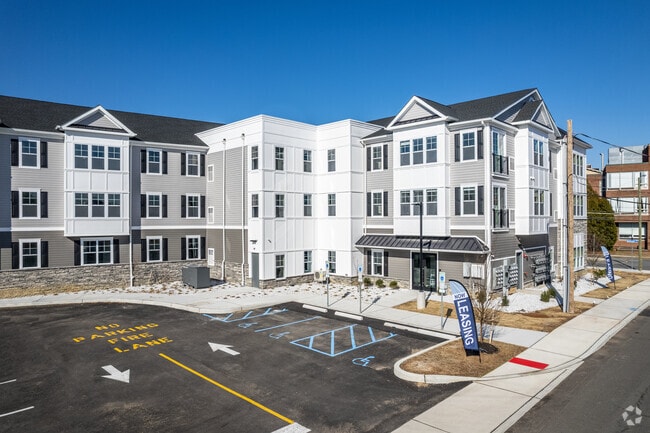 Building Photo - The AXIS at South Amboy on Bordentown Ave.