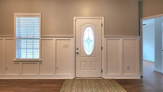 Foto del edificio - Beautiful 1 Story 4 Bedroom Home