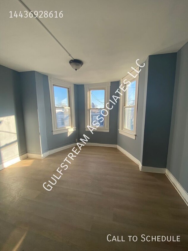 Foto principal - 1755 Cliftview Ave