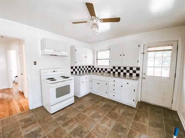 Building Photo - 727 Sam Calloway Rd