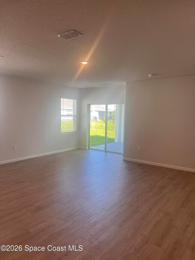Foto del edificio - 1654 Garabaldi Cir SE